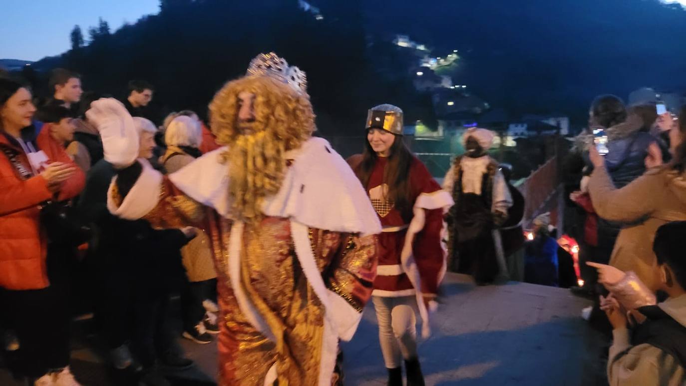 Fotos: Emoción y nervios en el occidente asturiano por los Reyes Magos