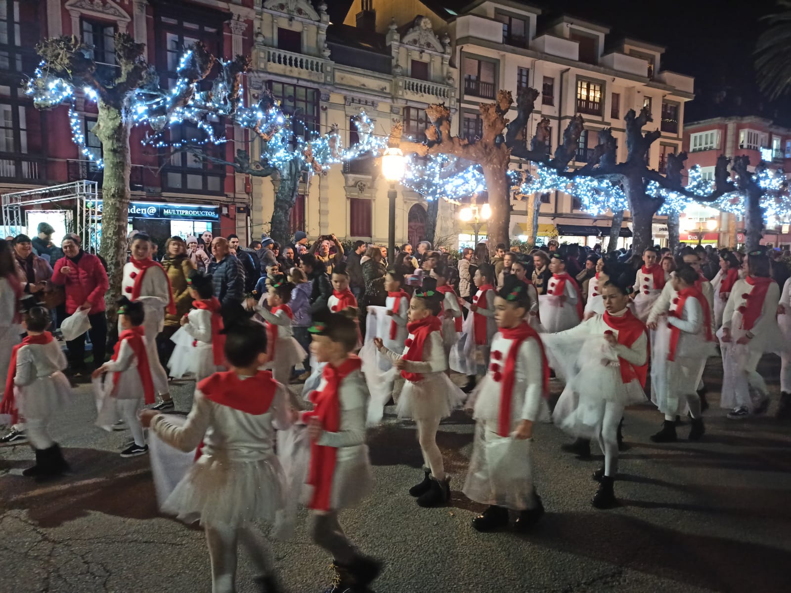 Fotos: Emoción y nervios en el occidente asturiano por los Reyes Magos