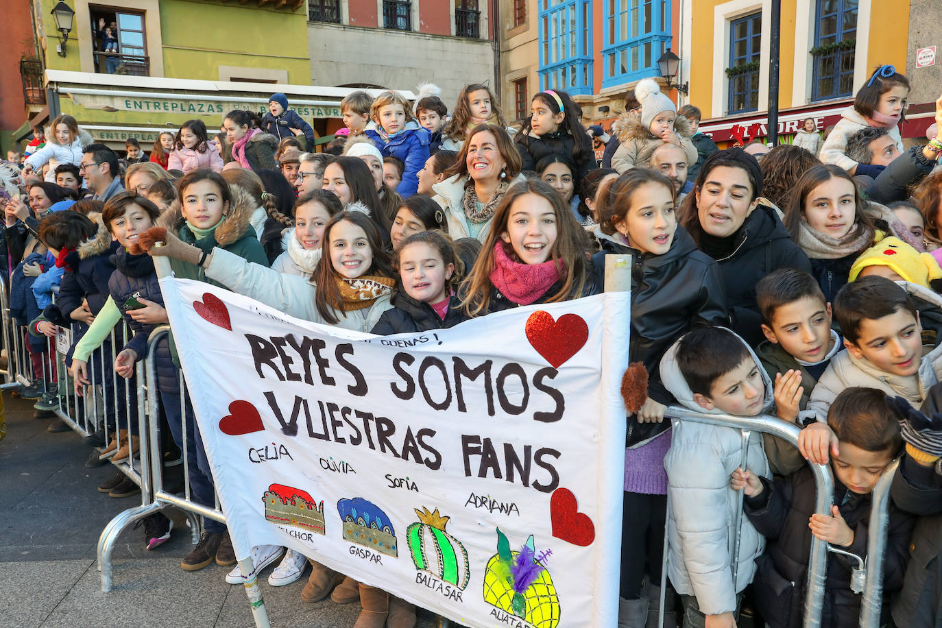 Fotos: Rostros llenos de ilusión en la recepción de los Reyes Magos de Gijón