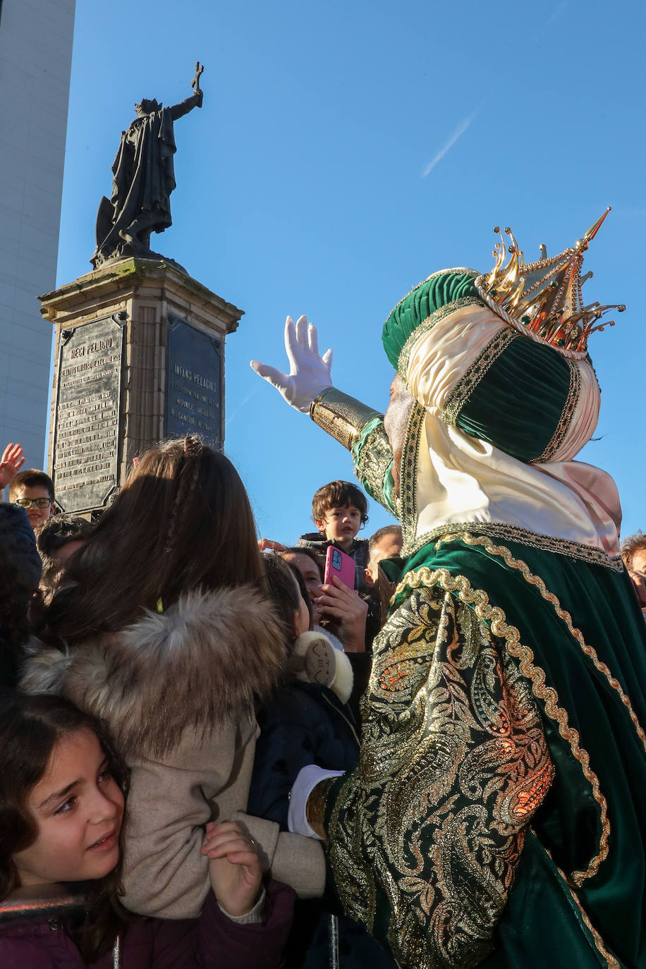 Fotos: Rostros llenos de ilusión en la recepción de los Reyes Magos de Gijón