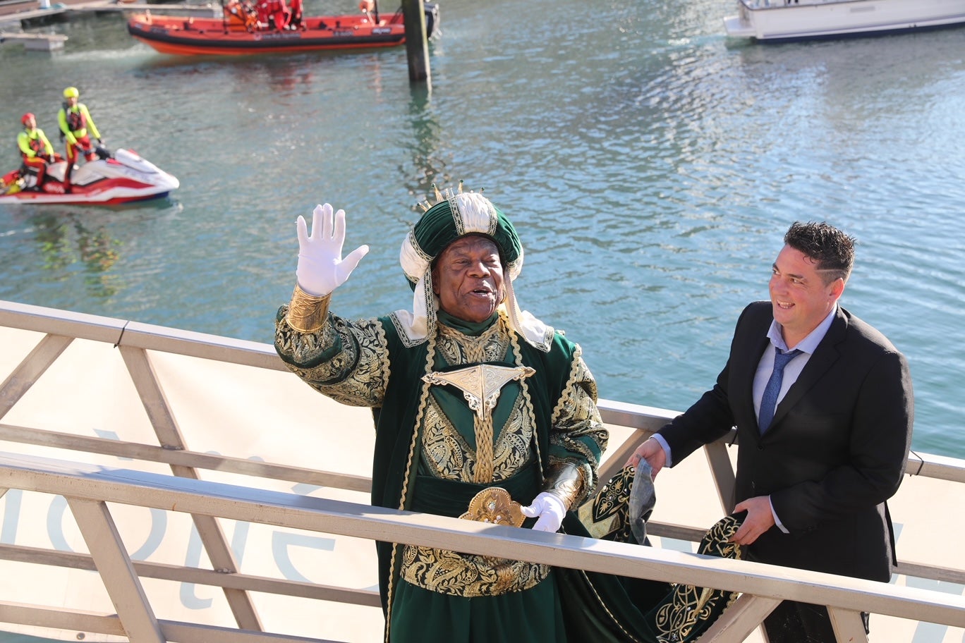 Fotos: Rostros llenos de ilusión en la recepción de los Reyes Magos de Gijón