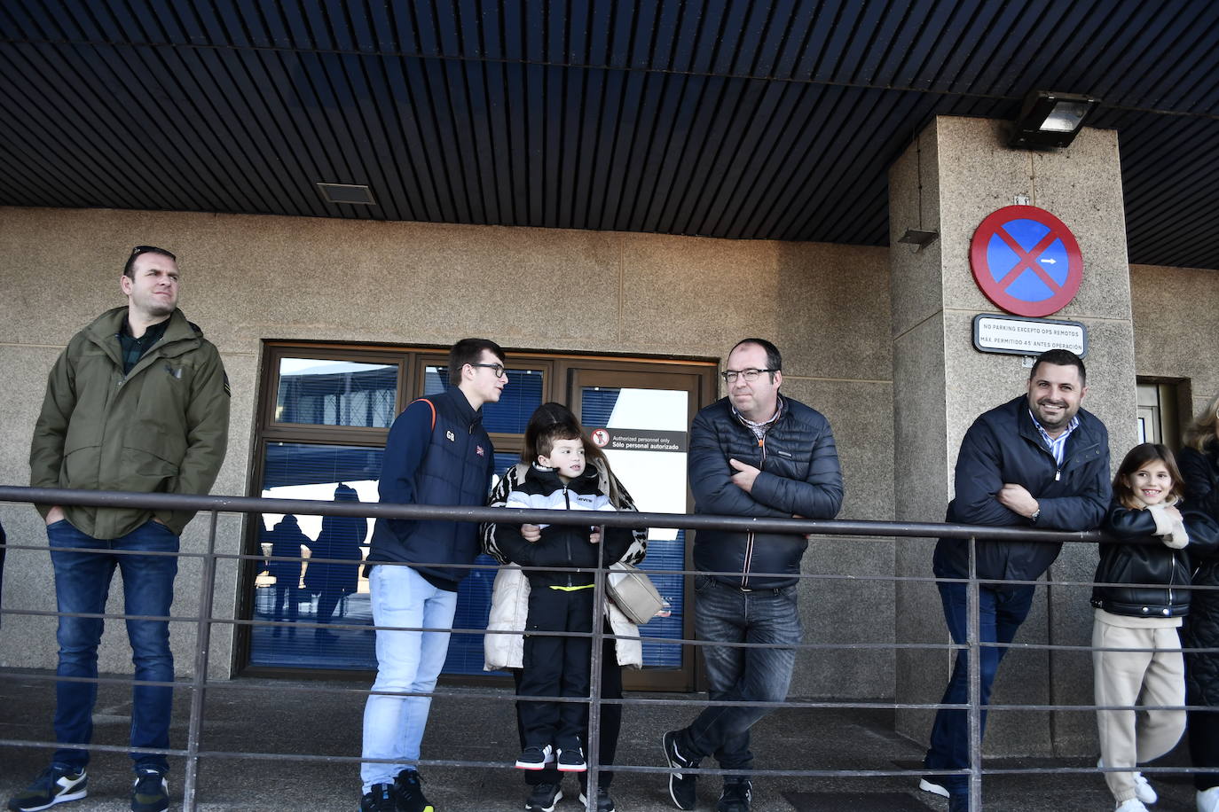 Fotos: Así ha sido la emocionante llegada de los Reyes Magos al aeropuerto de Asturias