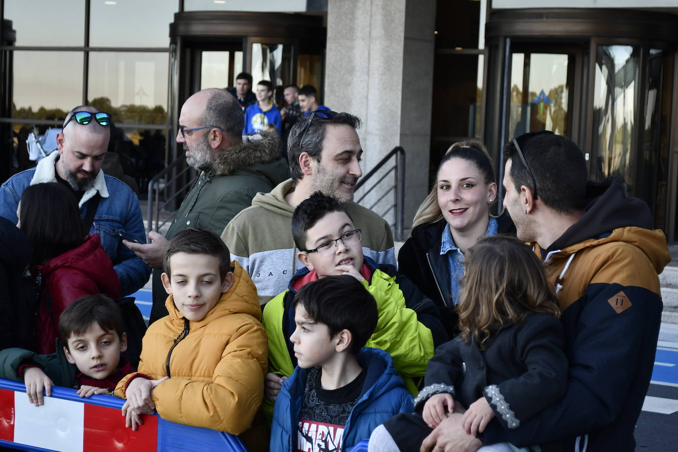 Fotos: Así ha sido la emocionante llegada de los Reyes Magos al aeropuerto de Asturias