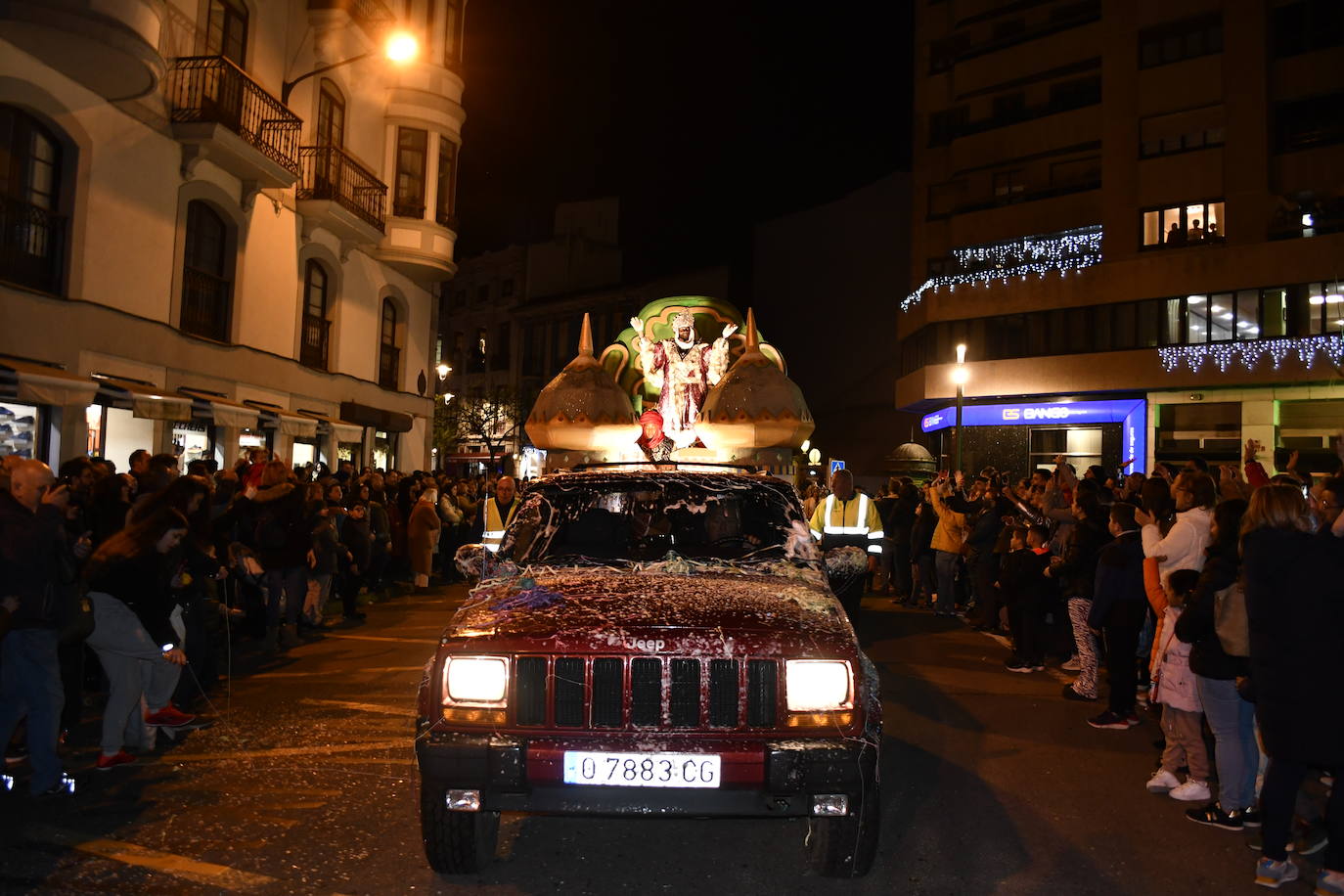 Fotos: Melchor, Gaspar y Baltasar llenan Avilés de ilusión