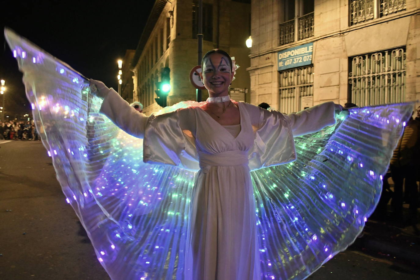 Fotos: Melchor, Gaspar y Baltasar llenan Avilés de ilusión