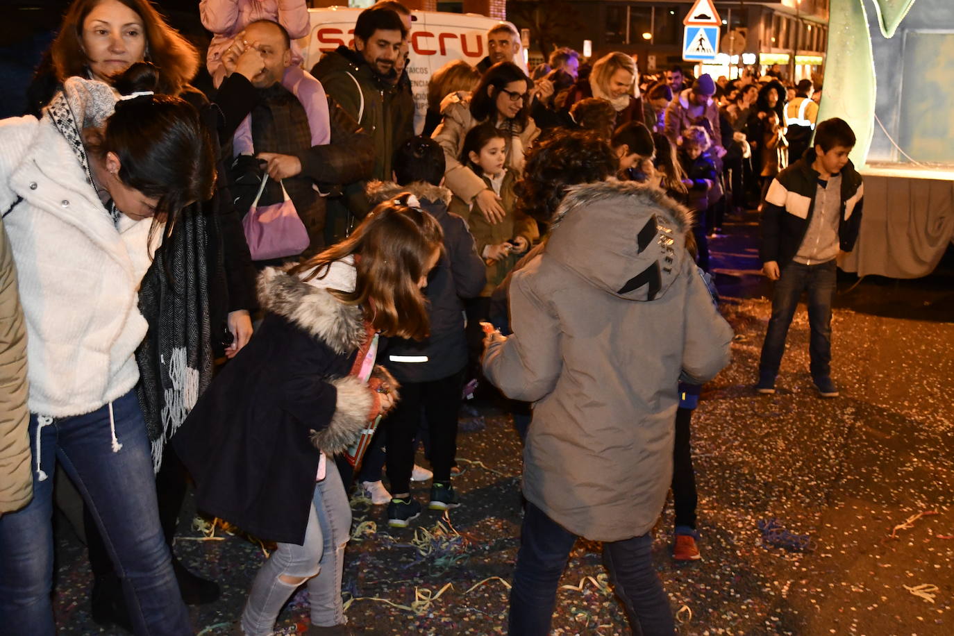 Fotos: Melchor, Gaspar y Baltasar llenan Avilés de ilusión