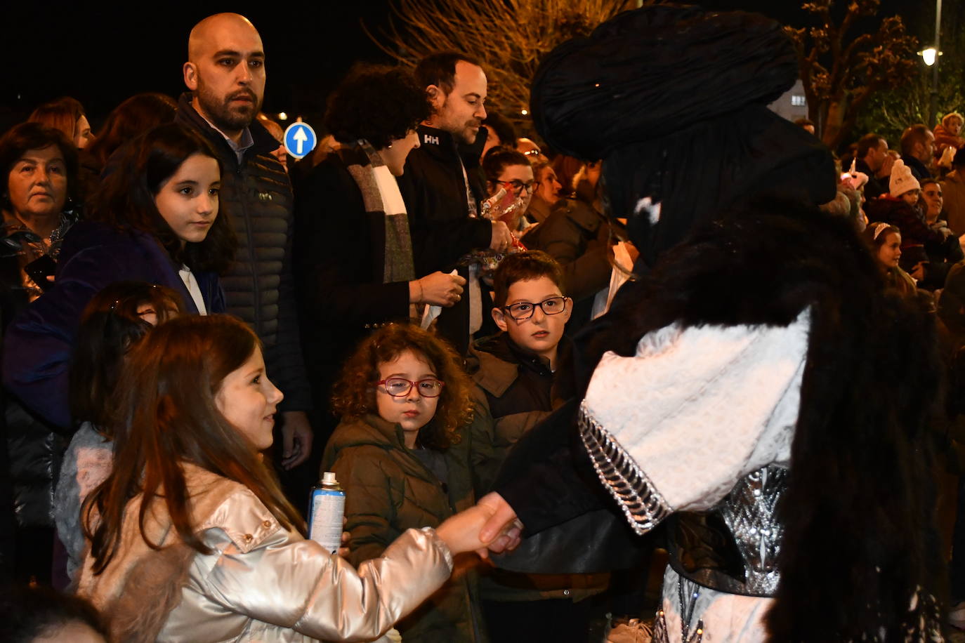 Fotos: Melchor, Gaspar y Baltasar llenan Avilés de ilusión