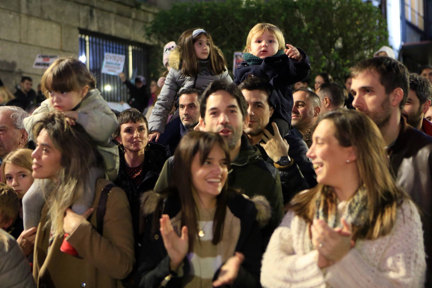 Fotos: Los Reyes Magos hacen soñar a los niños en Oviedo