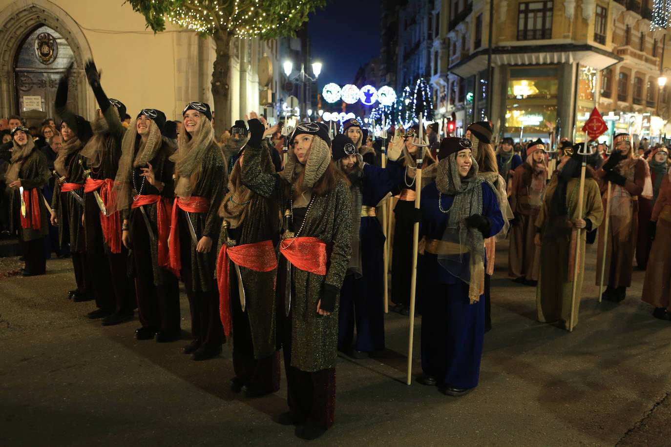Fotos: Los Reyes Magos hacen soñar a los niños en Oviedo