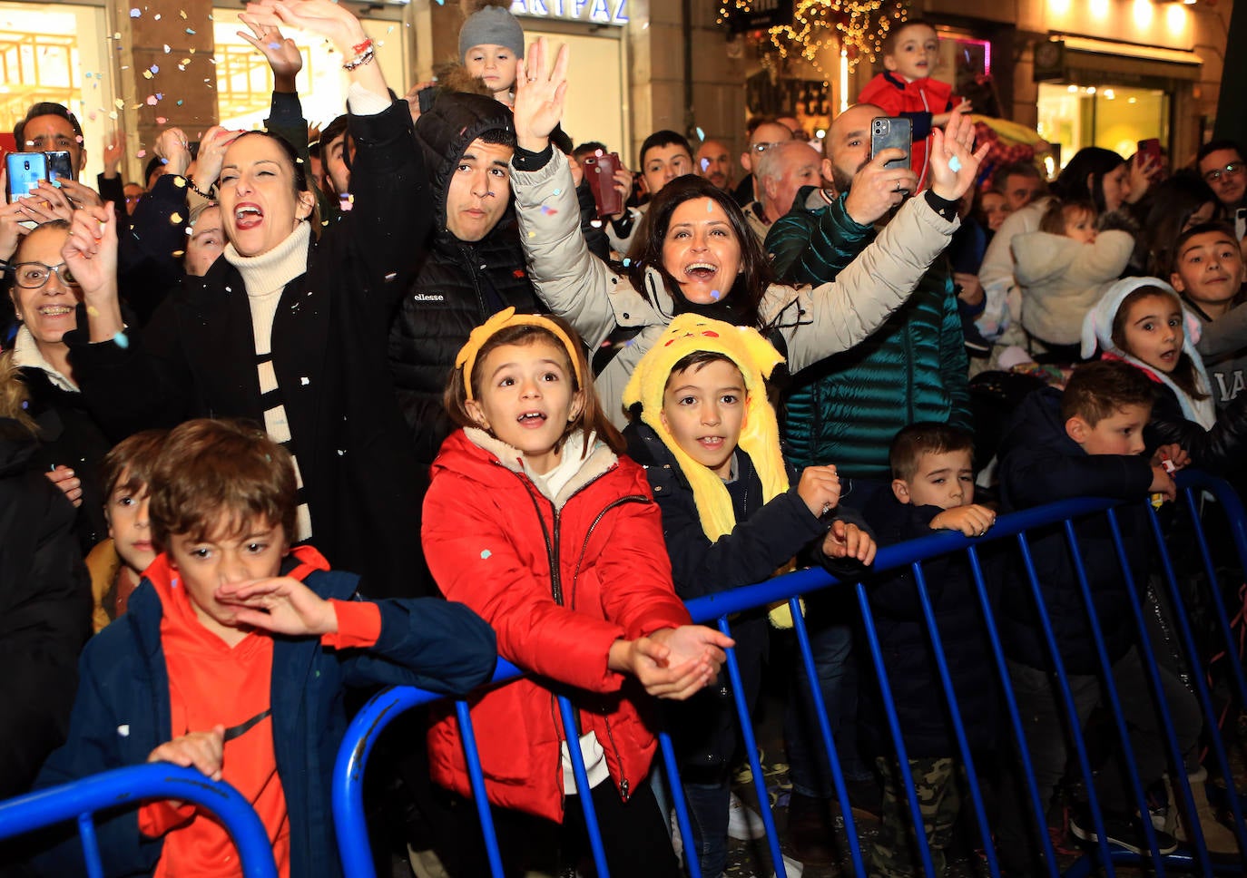 Fotos: Los Reyes Magos hacen soñar a los niños en Oviedo