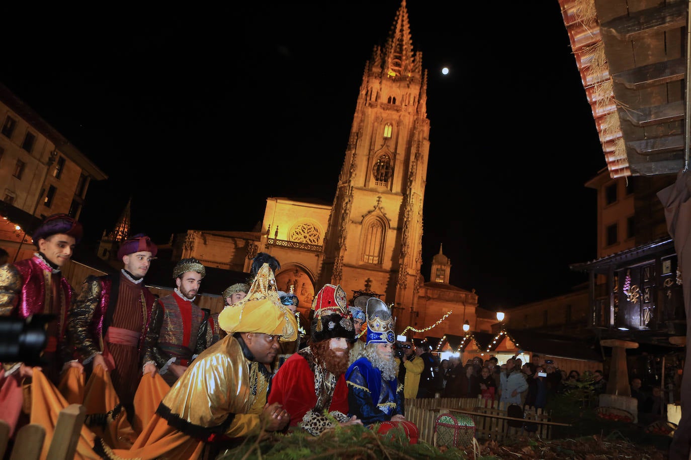 Fotos: Los Reyes Magos hacen soñar a los niños en Oviedo