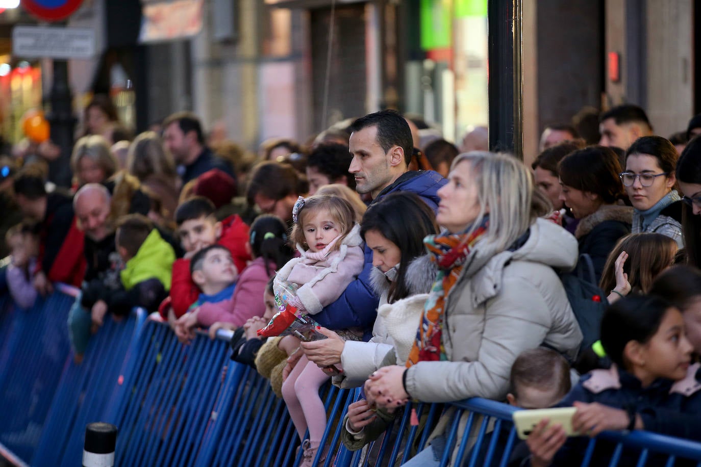 Fotos: Los Reyes Magos hacen soñar a los niños en Oviedo