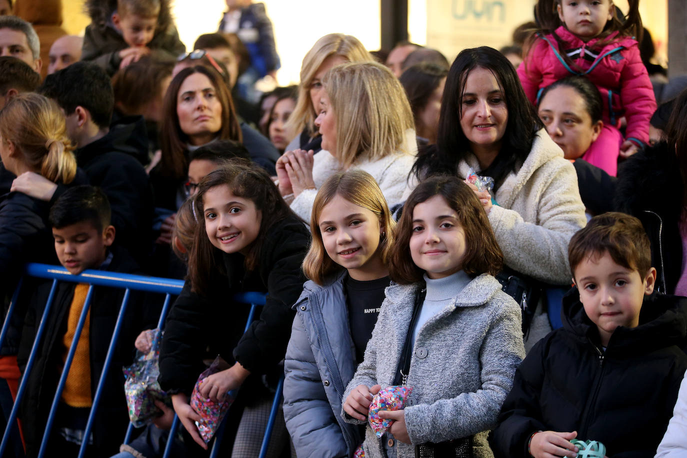Fotos: Los Reyes Magos hacen soñar a los niños en Oviedo