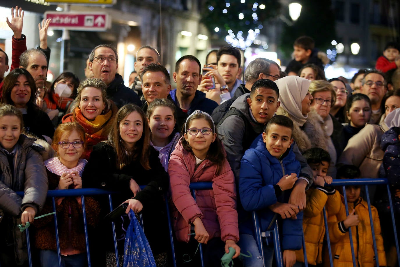 Fotos: Los Reyes Magos hacen soñar a los niños en Oviedo