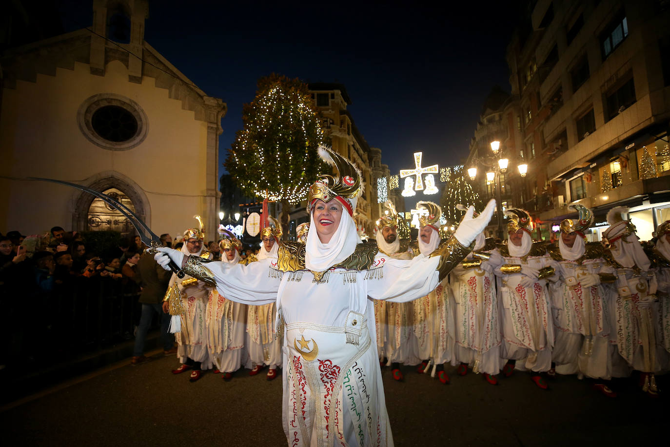 Fotos: Los Reyes Magos hacen soñar a los niños en Oviedo