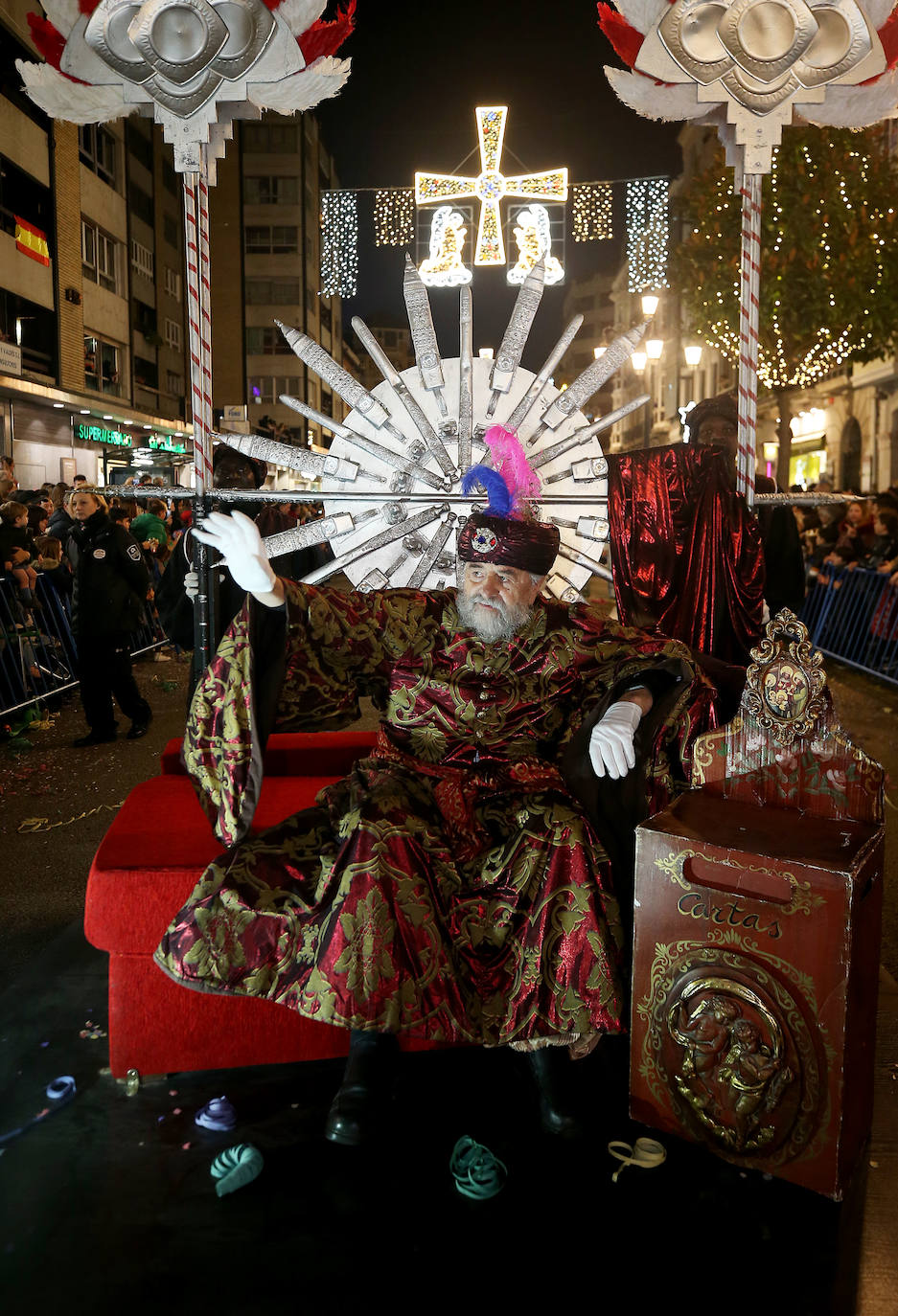 Fotos: Los Reyes Magos hacen soñar a los niños en Oviedo