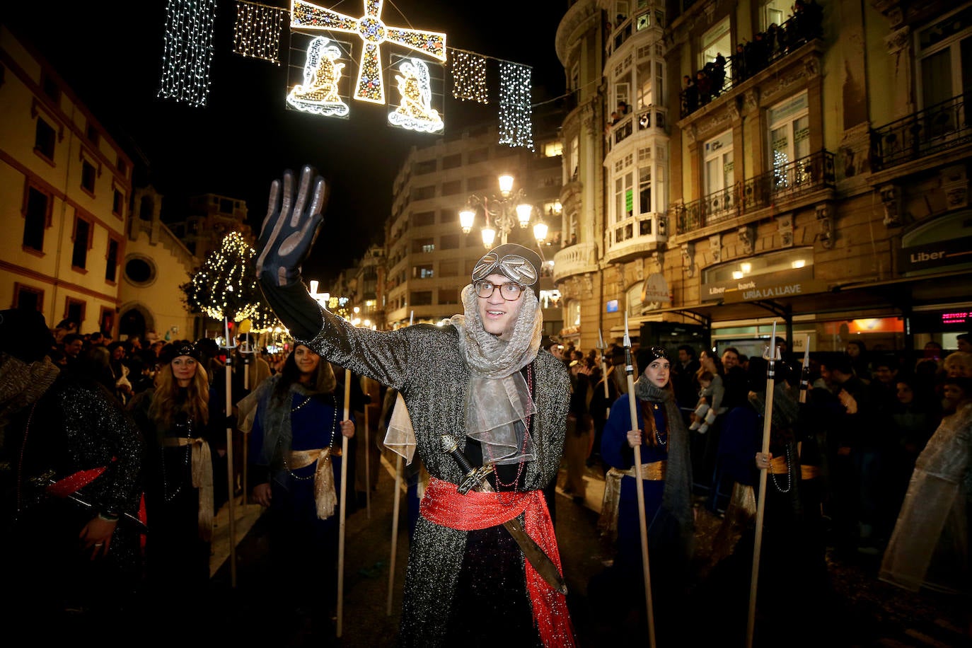 Fotos: Los Reyes Magos hacen soñar a los niños en Oviedo