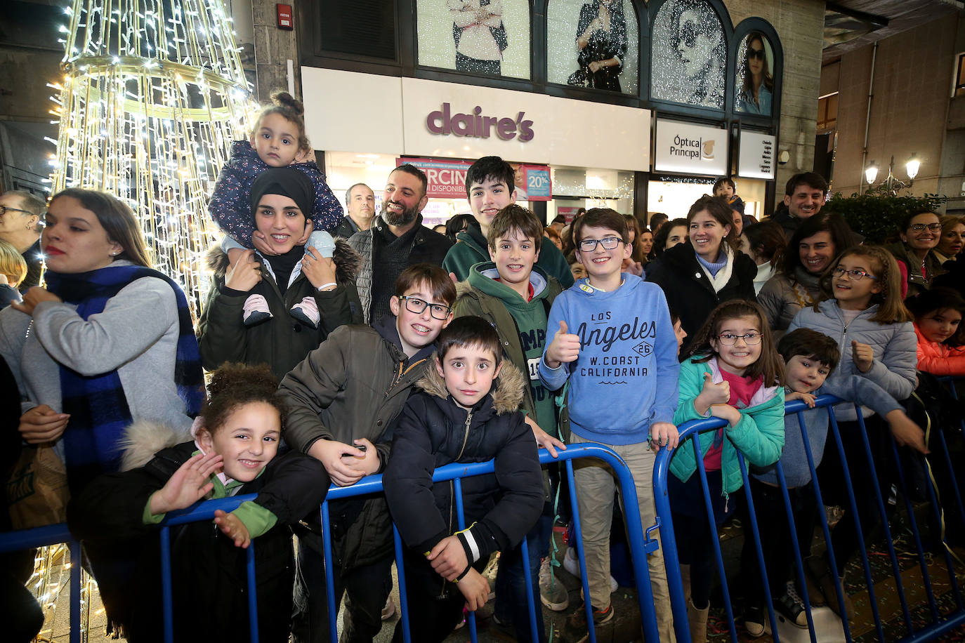 Fotos: Los Reyes Magos hacen soñar a los niños en Oviedo