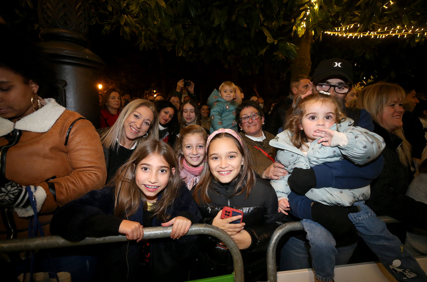 Fotos: Los Reyes Magos hacen soñar a los niños en Oviedo