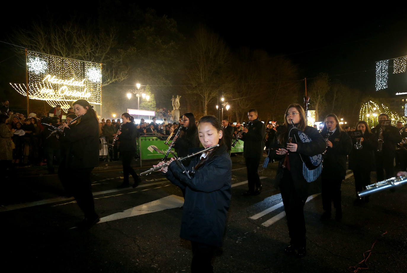 Fotos: Los Reyes Magos hacen soñar a los niños en Oviedo