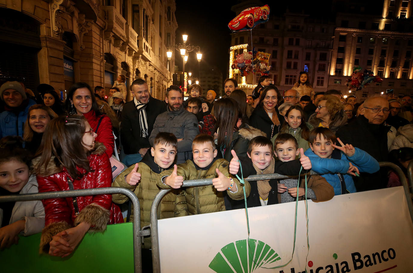 Fotos: Los Reyes Magos hacen soñar a los niños en Oviedo