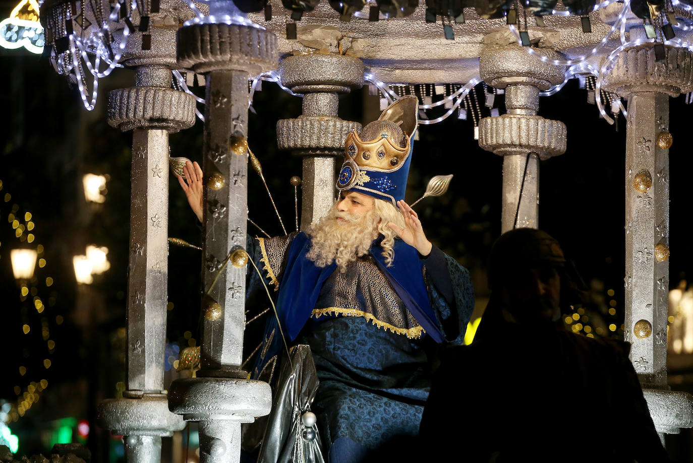 Fotos: Los Reyes Magos hacen soñar a los niños en Oviedo
