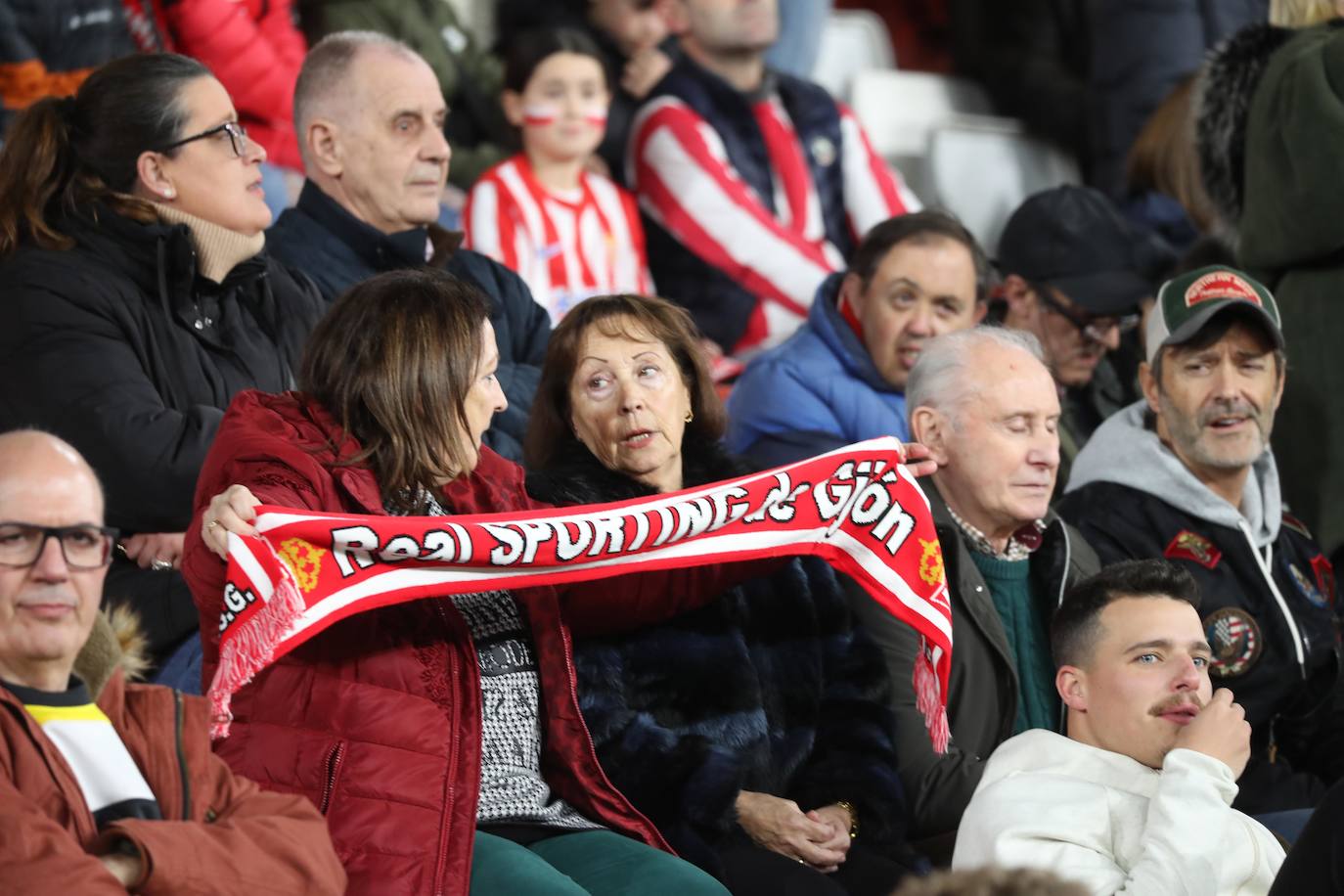 Fotos: ¿Estuviste en el Sporting - Levante? ¡Búscate en las fotos!