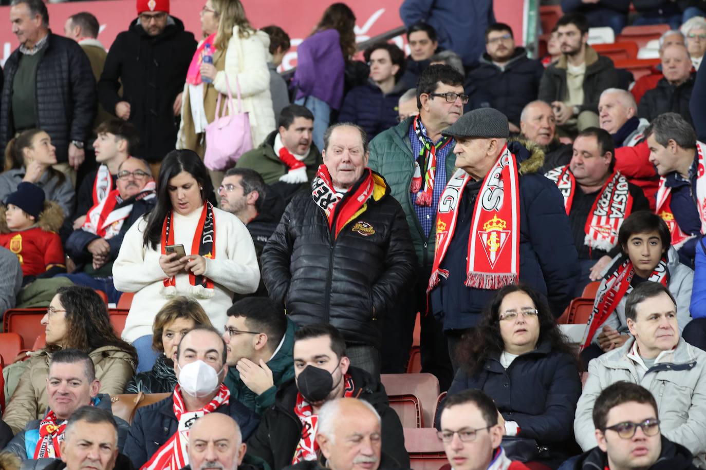 Fotos: ¿Estuviste en el Sporting - Levante? ¡Búscate en las fotos!