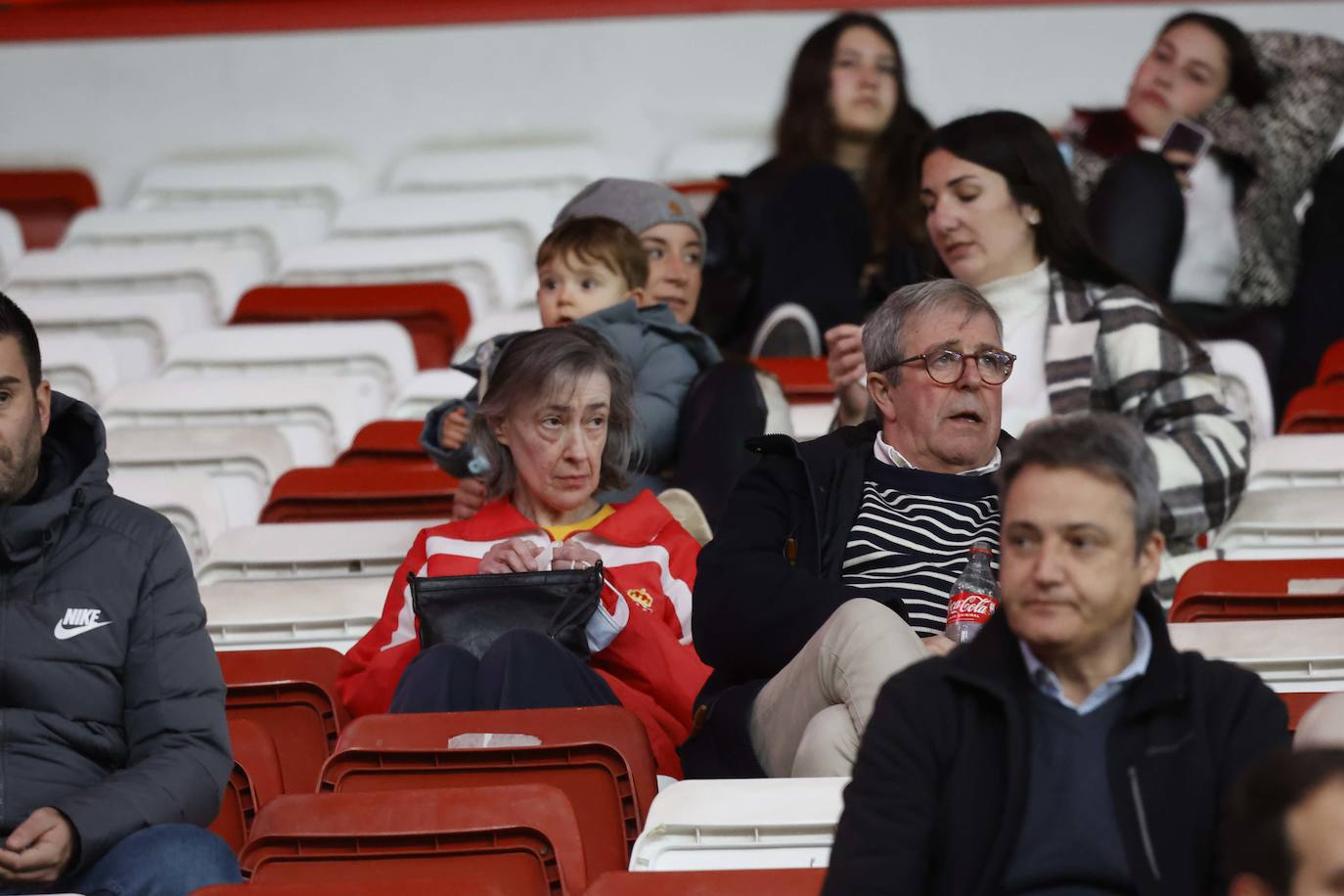 Fotos: ¿Estuviste en el Sporting - Levante? ¡Búscate en las fotos!