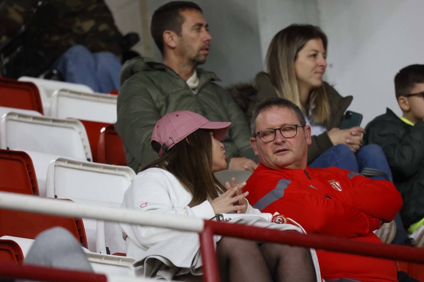 Fotos: ¿Estuviste en el Sporting - Levante? ¡Búscate en las fotos!