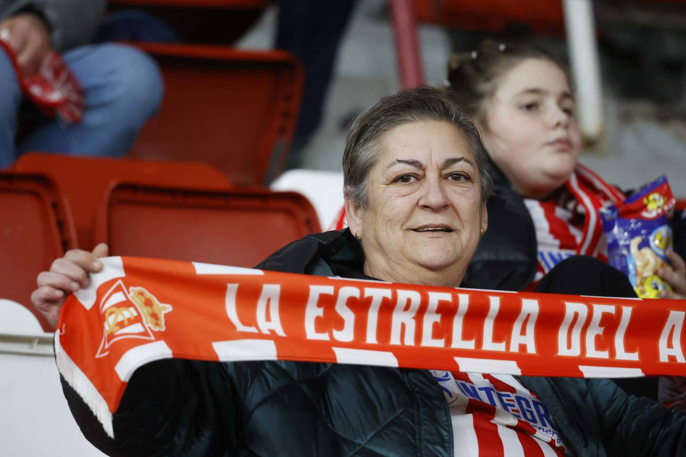 Fotos: ¿Estuviste en el Sporting - Levante? ¡Búscate en las fotos!