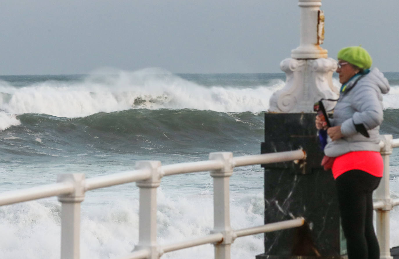 Fotos: El impresionante oleaje que pone en alerta a Asturias