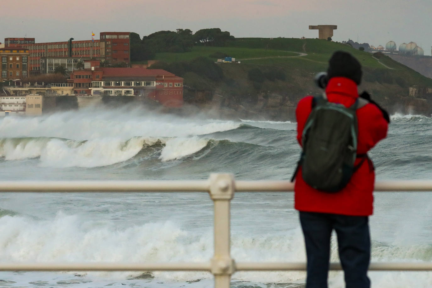 Fotos: El impresionante oleaje que pone en alerta a Asturias