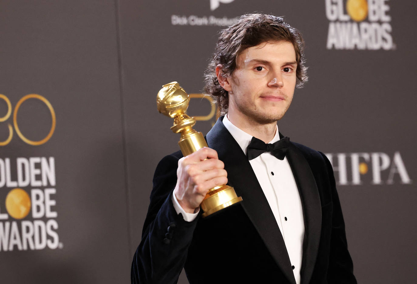 Evan Peters