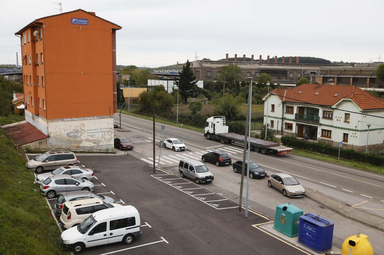 Entrada del barrio de La Marzaniella en el límite con Avilés. 