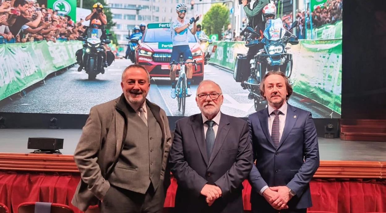 José Luis Díaz Bermúdez, Ramón Canal y Luis Fuentes, en Barcelona. 