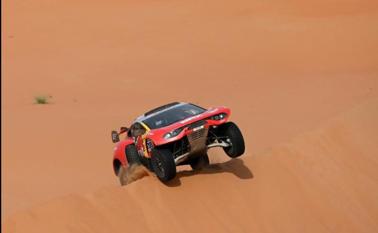 El francés, Sebastien Loeb, durante la duodécima etapa del Dakar.