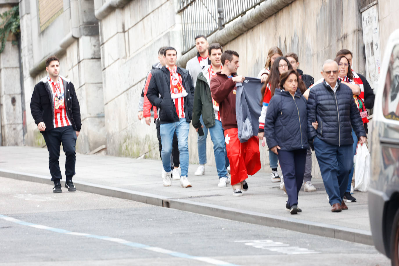 Fotos: Una &#039;Mareona&#039; sportinguista en Santander