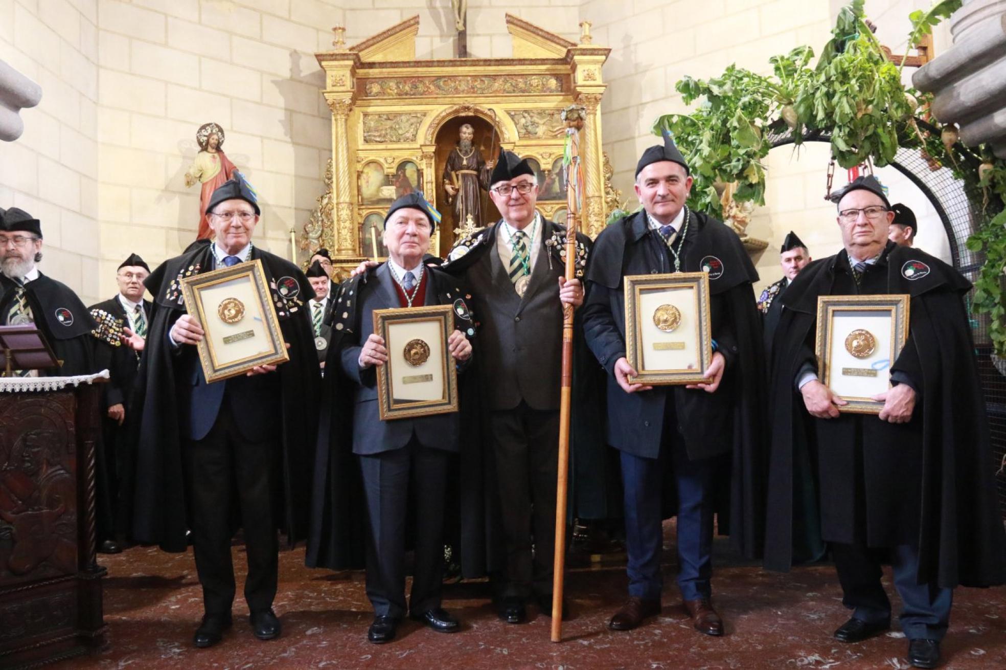 Javier Senent, Francisco Rodríguez, Pepe Sariego, Fernando Delgado y José Cabo. 