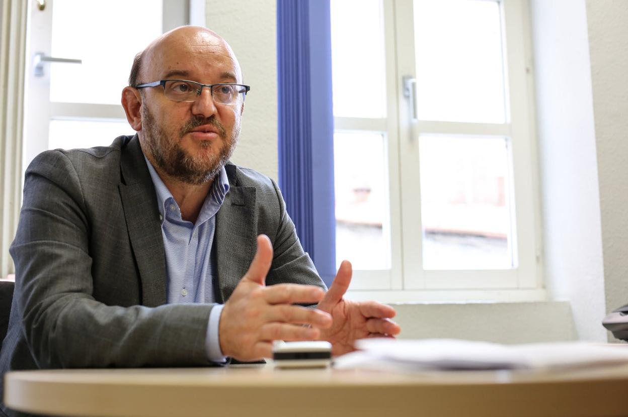 Luis Ángel Colunga, en una de sus intervenciones en Avilés. 