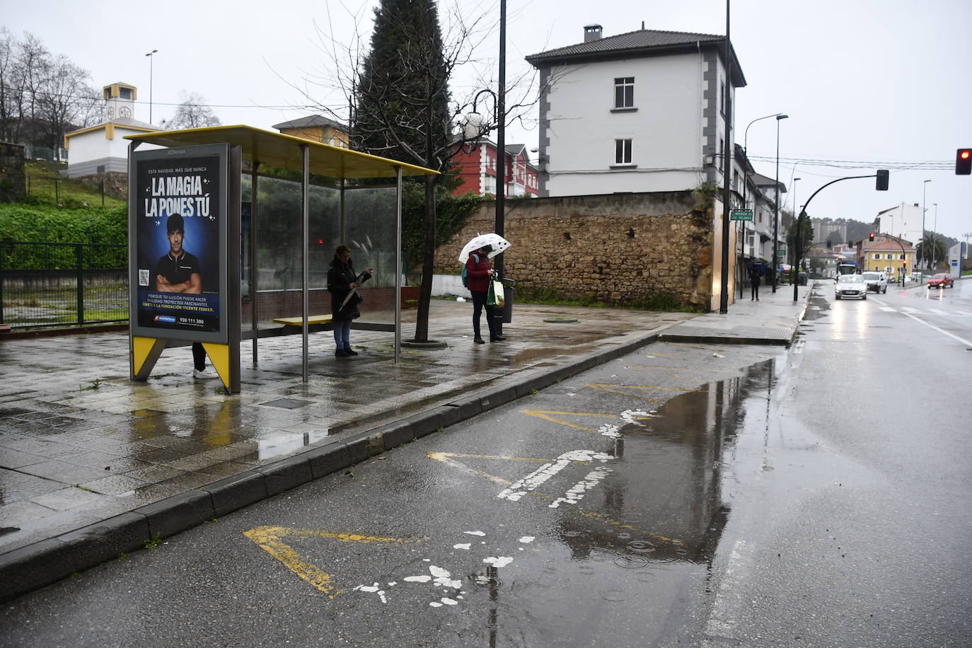 Fotos: Las consecuencias del temporal en Avilés: calles inundadas y árboles caídos