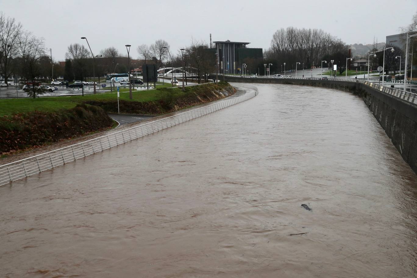 Fotos: Consecuencias del temporal en Gijón: inundaciones, calles cortadas y varios desperfectos