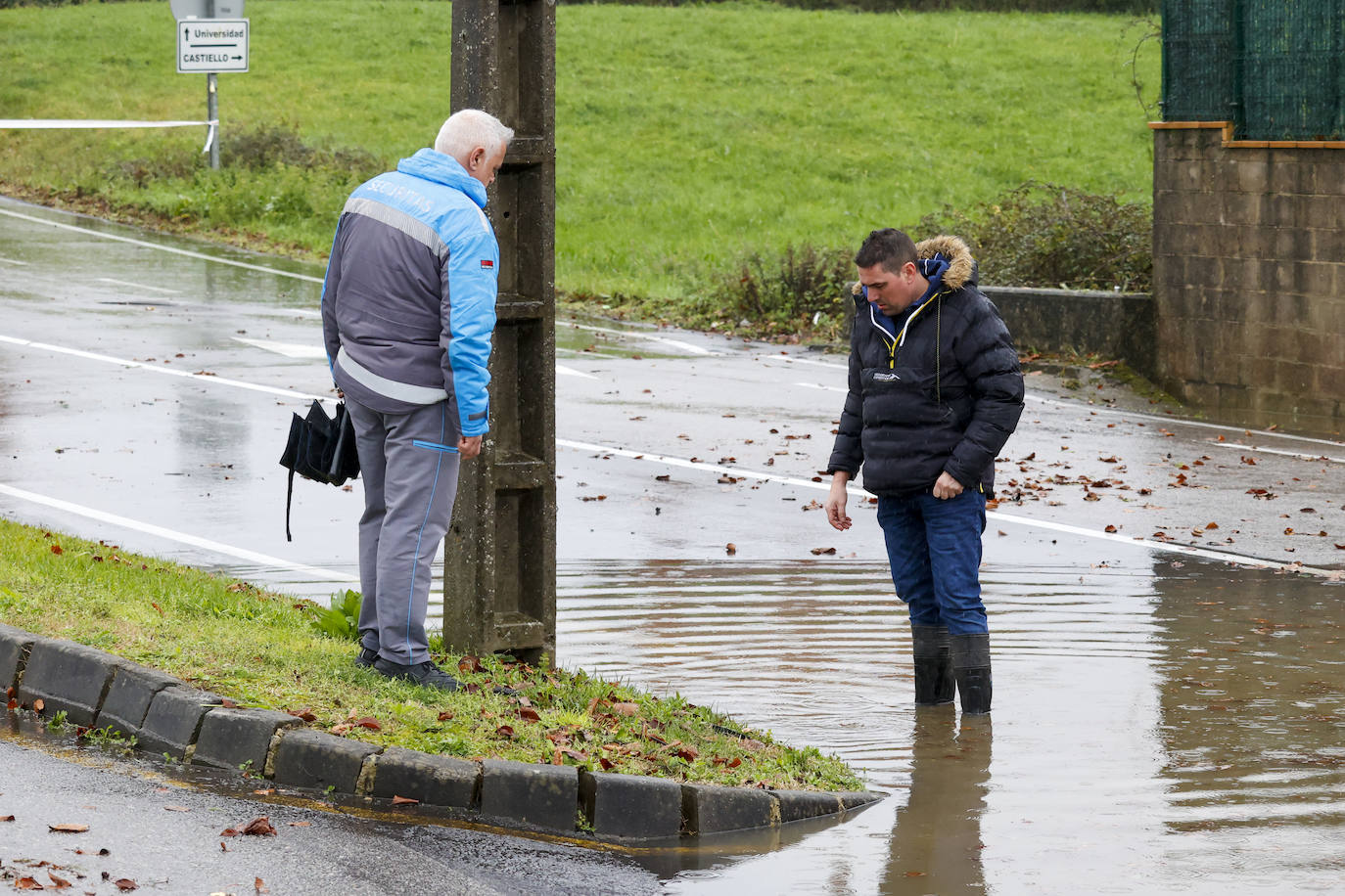 Fotos: Consecuencias del temporal en Gijón: inundaciones, calles cortadas y varios desperfectos