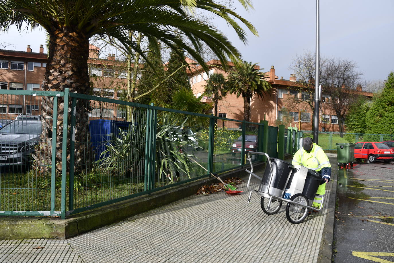 Fotos: Árboles caídos y nuevas inundaciones por fuerte temporal en Avilés