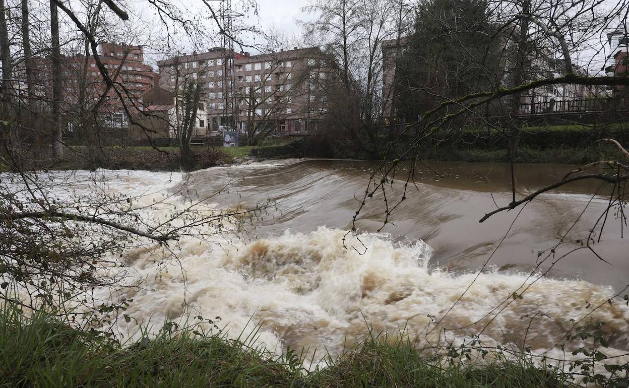 Intensas lluvias en Siero.