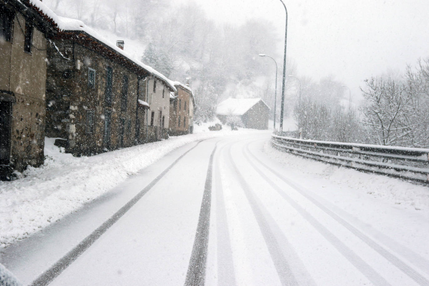 Fotos: Pajares se tiñe de blanco