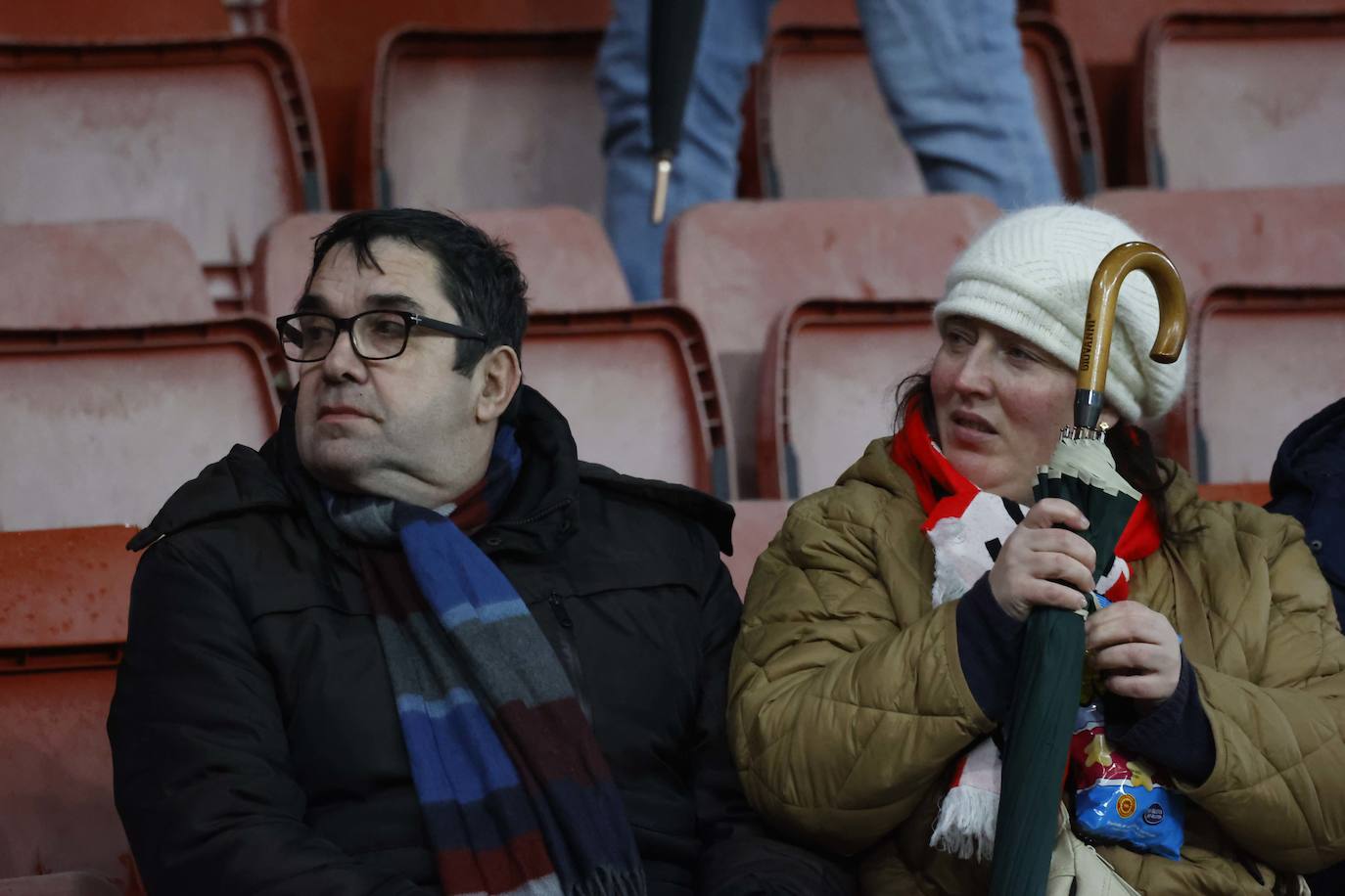 Fotos: ¿Estuviste en el Sporting - Valencia? ¡Búscate!