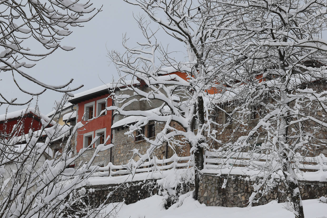 Fotos: Así luce el pueblo de Sotres por las nevadas