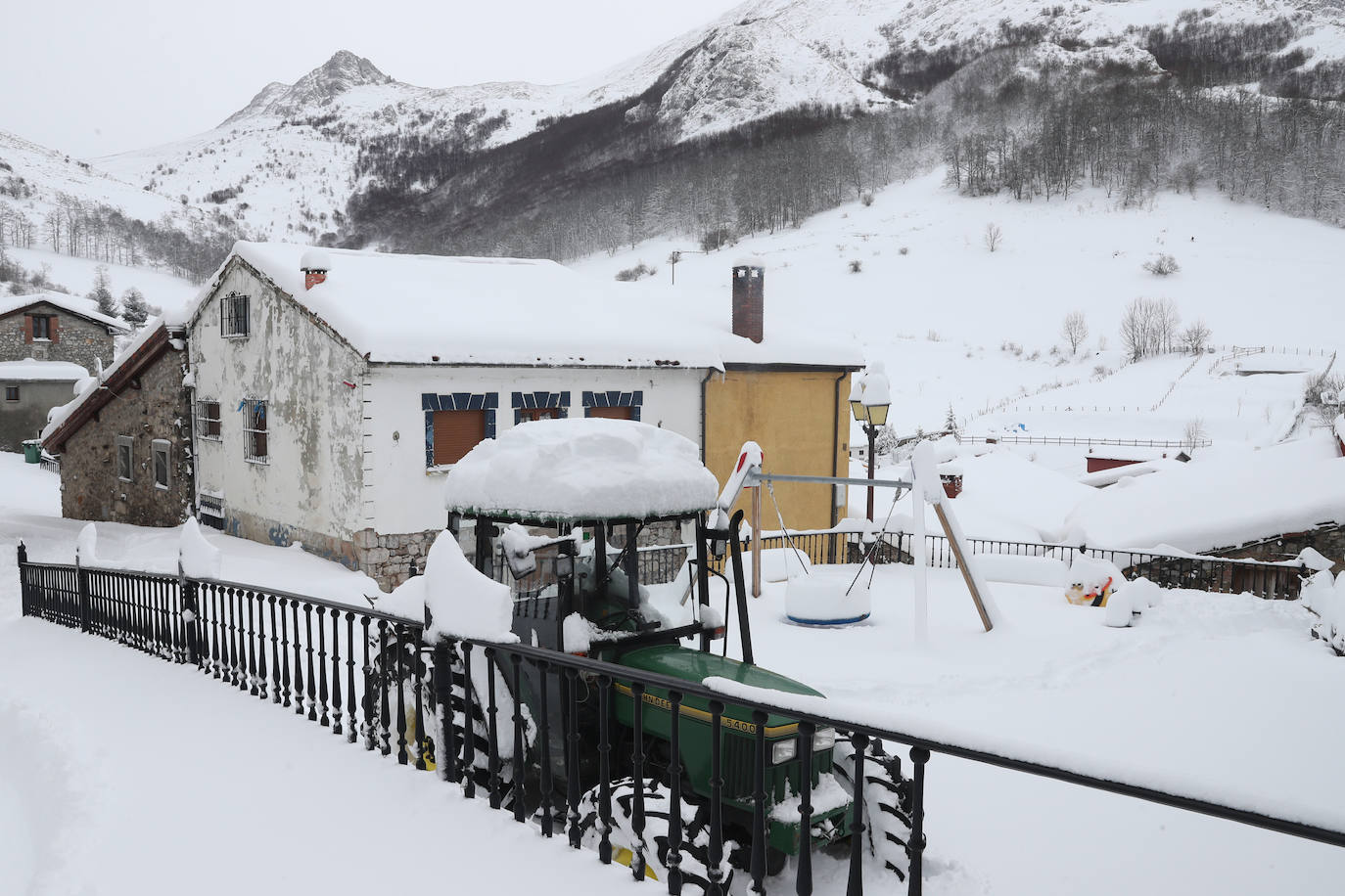 Fotos: Así luce el pueblo de Sotres por las nevadas