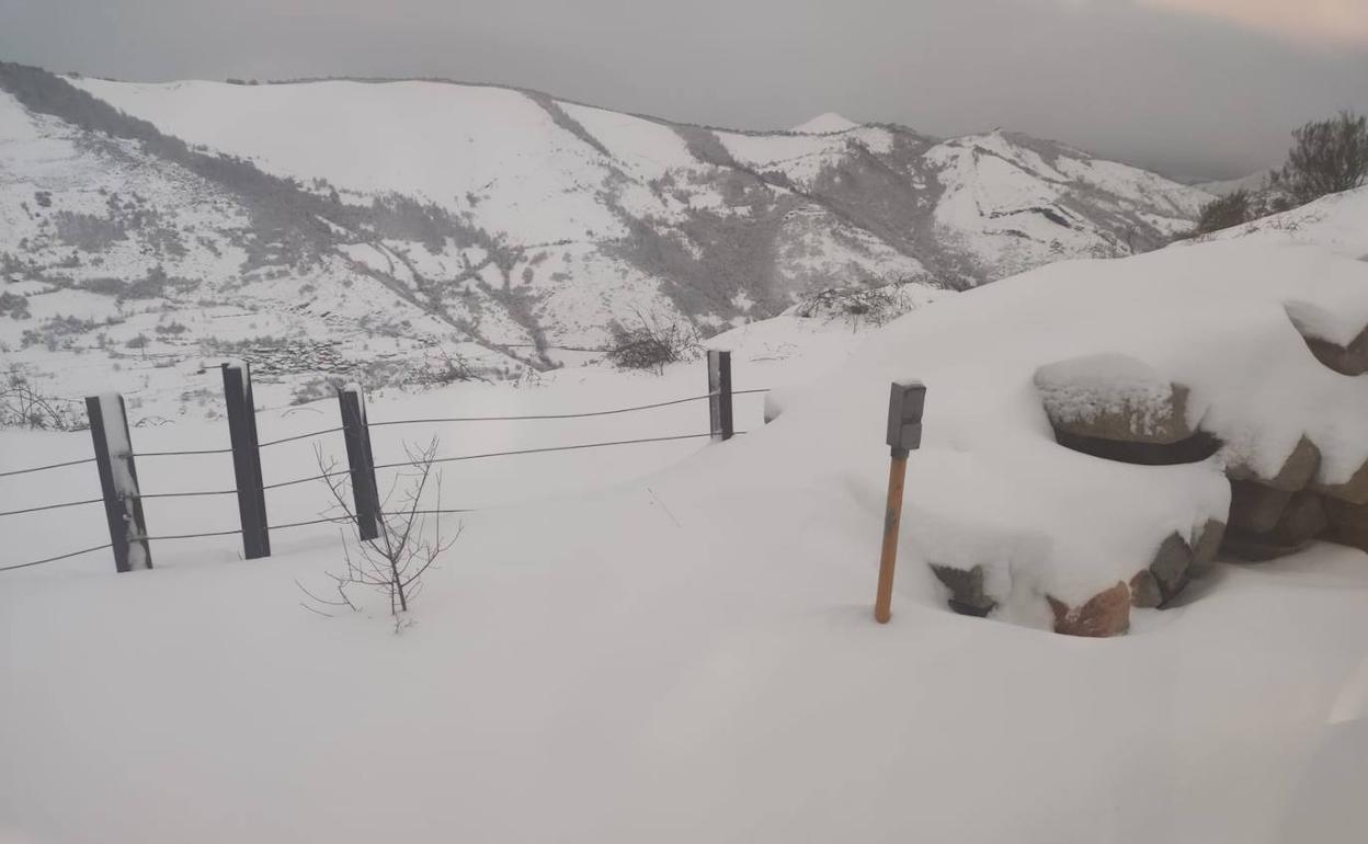 Imagen de la zona de Pajares sacada esta mañana desde el tren en la rampa ferroviaria 